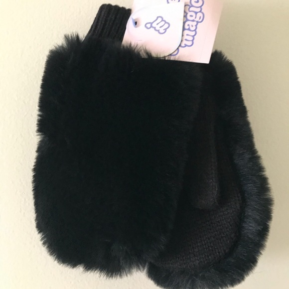 Girls more than Magic black faux fur mittens NWT - Picture 3 of 4